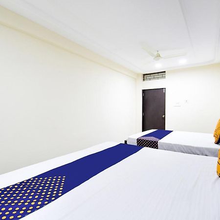 Spot On 67472 Anant Palace Hotel Raj Nandgaon Exterior foto