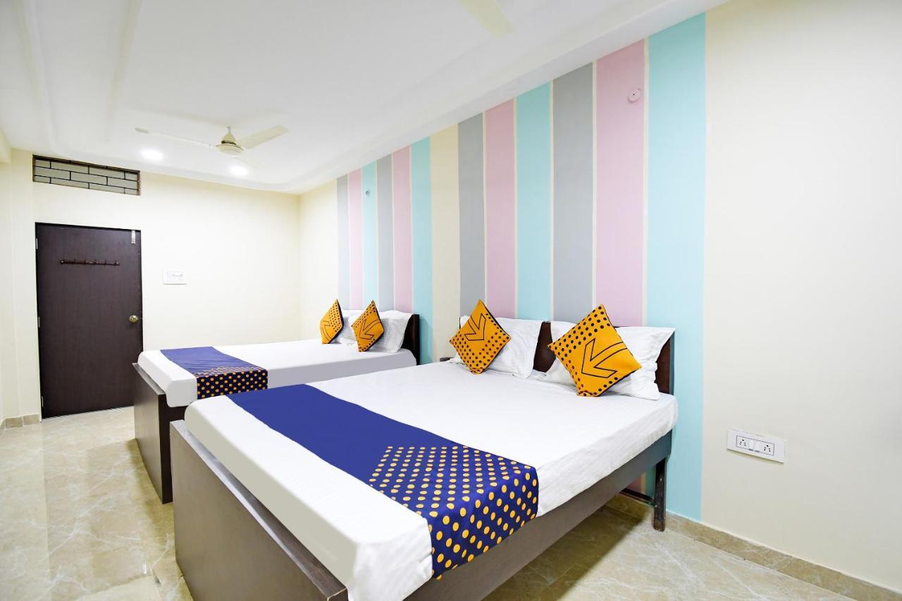 Spot On 67472 Anant Palace Hotel Raj Nandgaon Exterior foto
