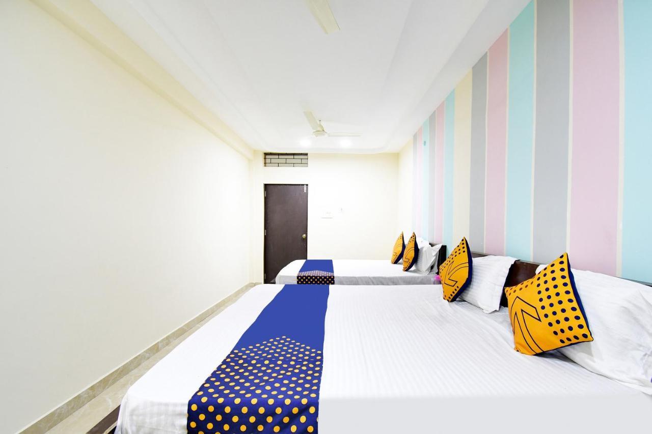 Spot On 67472 Anant Palace Hotel Raj Nandgaon Exterior foto