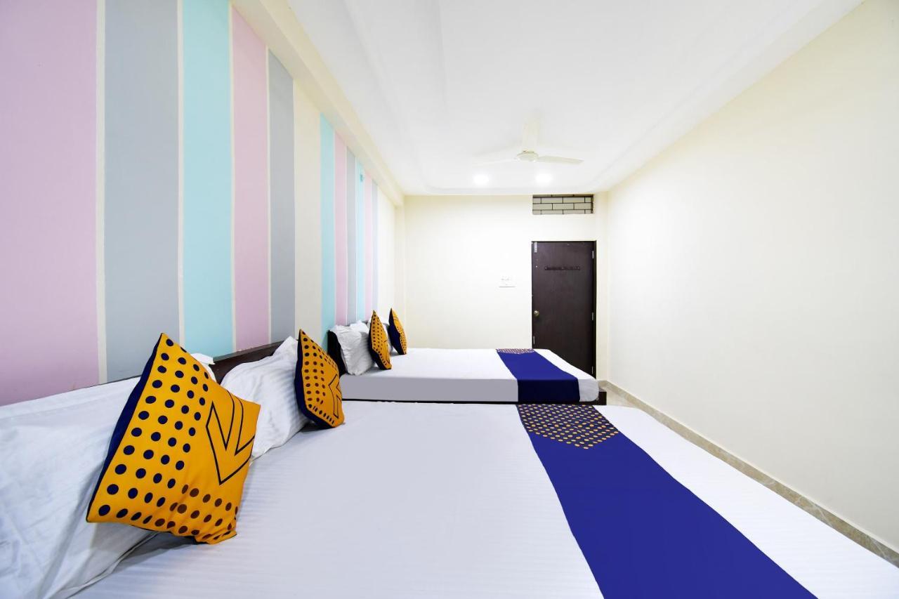 Spot On 67472 Anant Palace Hotel Raj Nandgaon Exterior foto