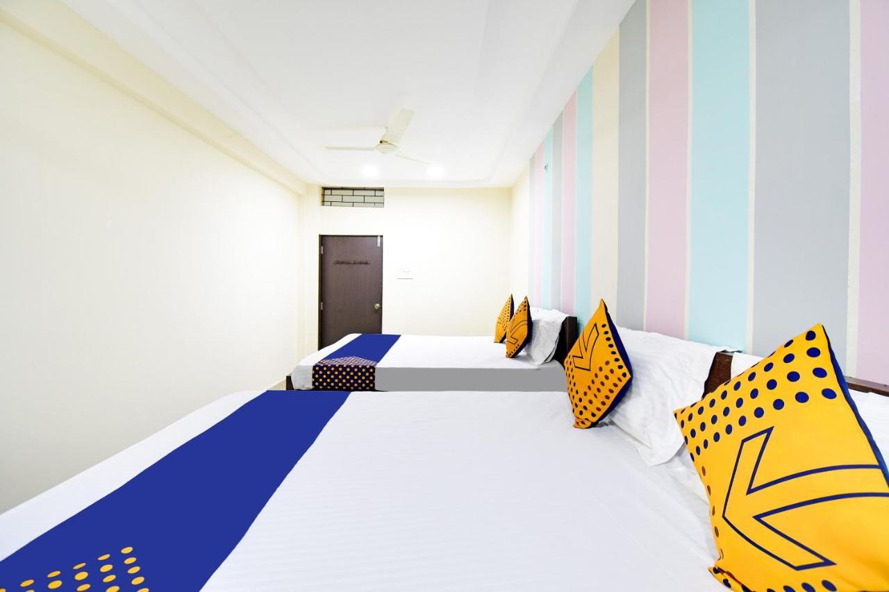 Spot On 67472 Anant Palace Hotel Raj Nandgaon Exterior foto