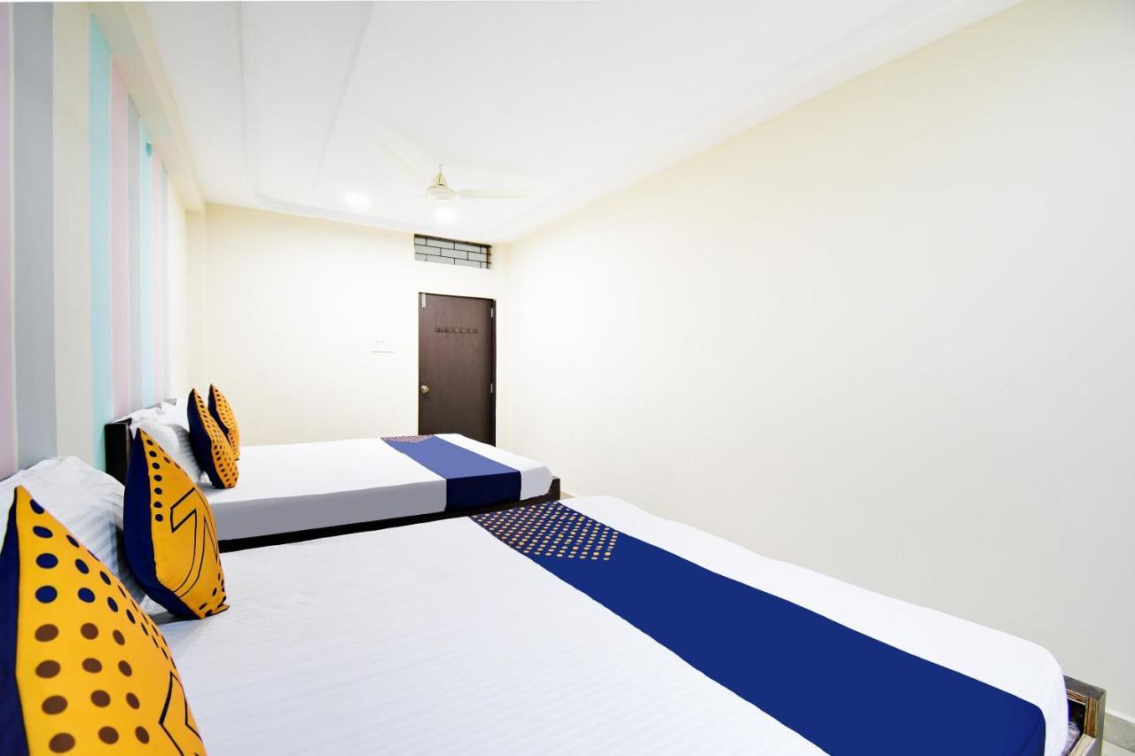 Spot On 67472 Anant Palace Hotel Raj Nandgaon Exterior foto