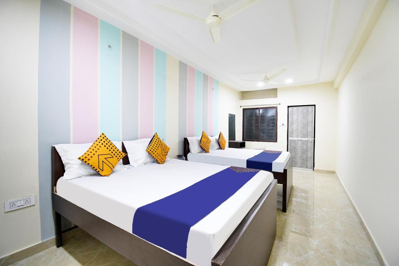Spot On 67472 Anant Palace Hotel Raj Nandgaon Habitación foto