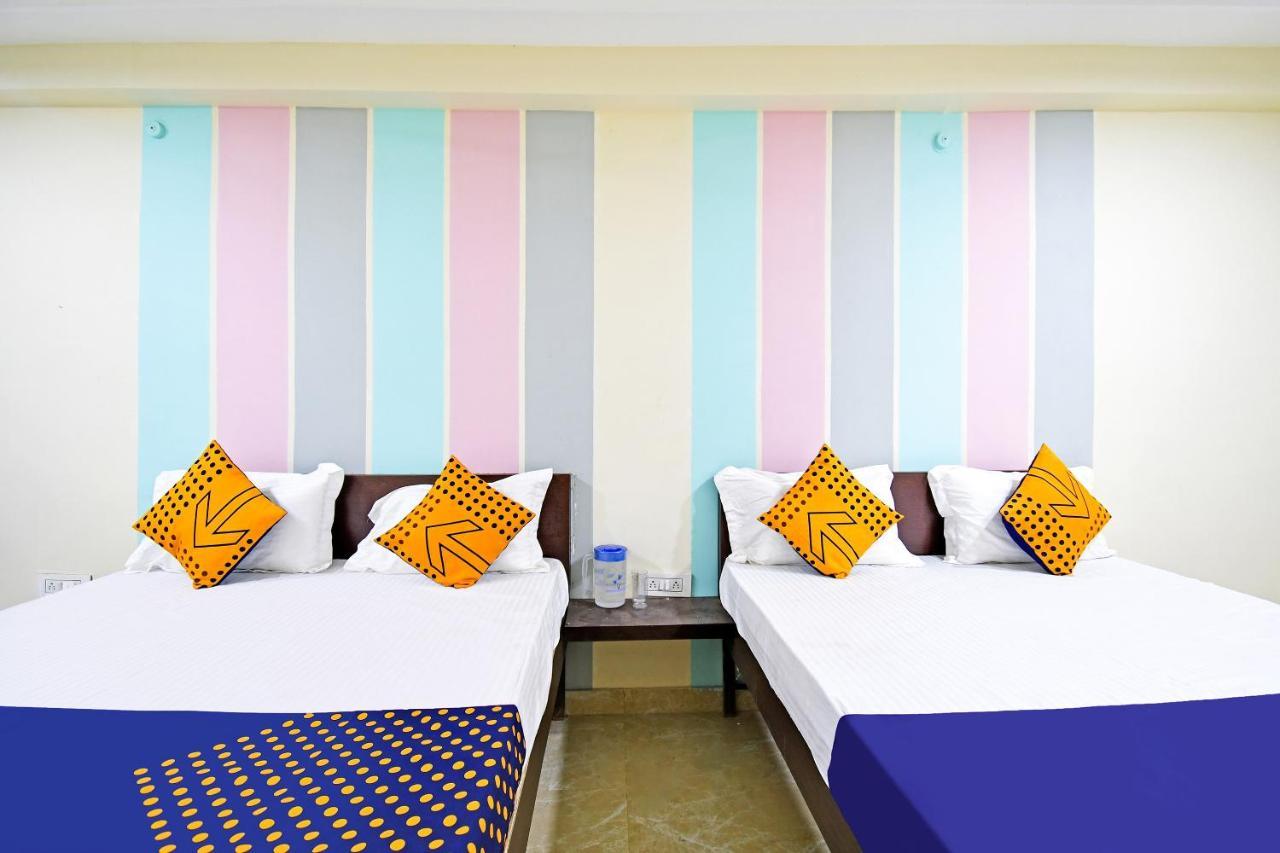 Spot On 67472 Anant Palace Hotel Raj Nandgaon Exterior foto