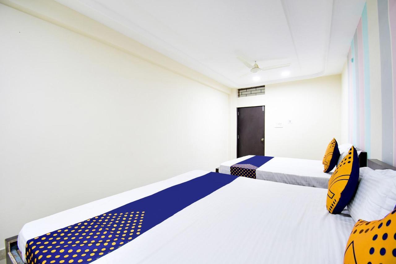 Spot On 67472 Anant Palace Hotel Raj Nandgaon Exterior foto