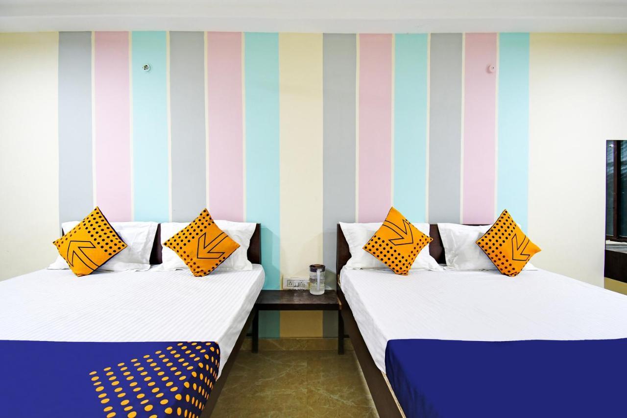Spot On 67472 Anant Palace Hotel Raj Nandgaon Exterior foto