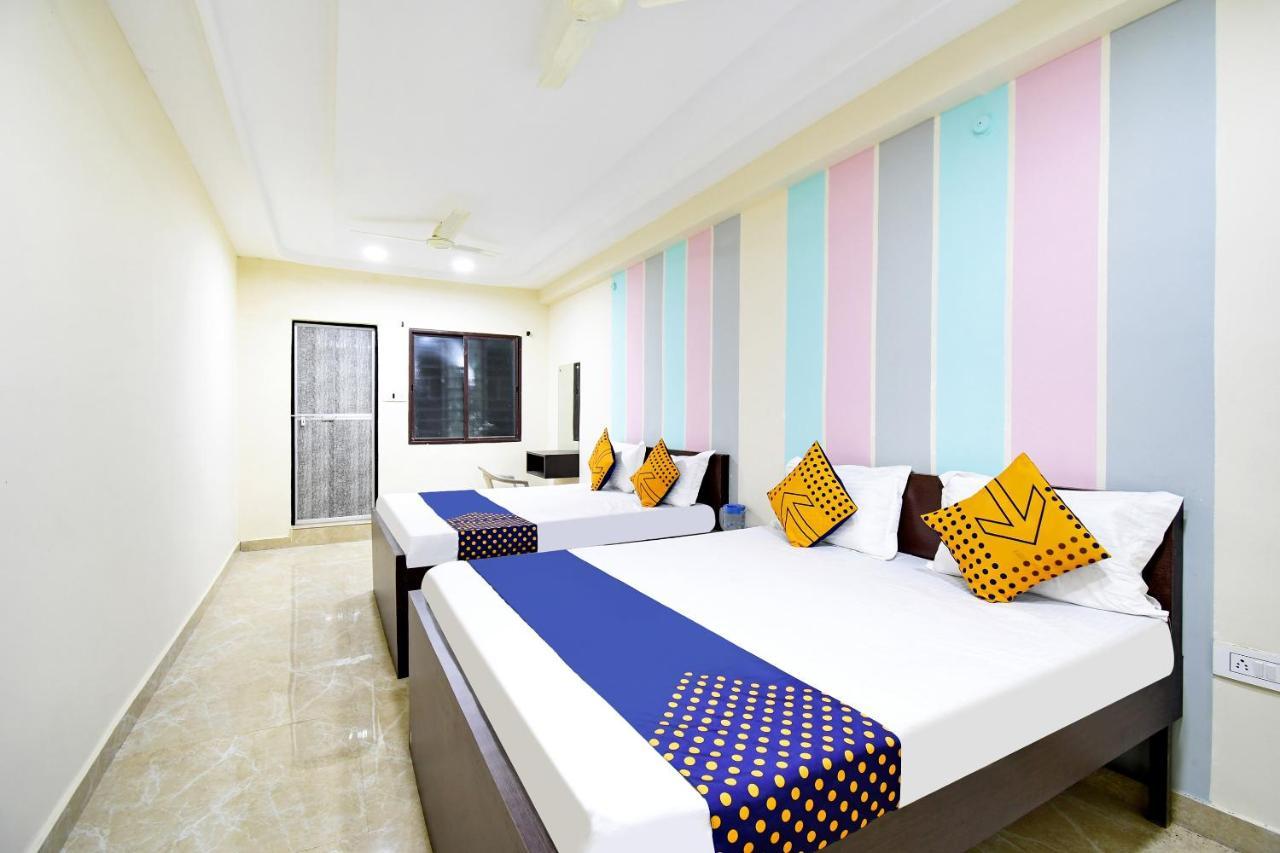 Spot On 67472 Anant Palace Hotel Raj Nandgaon Exterior foto